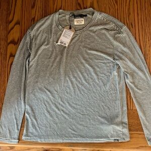 Prana cozy up tshirt size small Kale Heather stripe